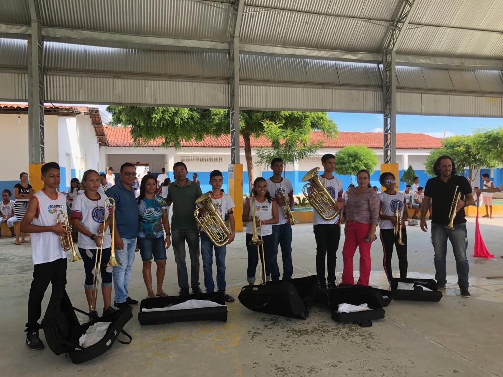 Prefeitura adquire novos instrumentos musicais destinados a Fanfarra Municipal