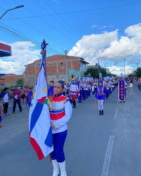 Entrega dos novos fardamentos da FAMUNF
